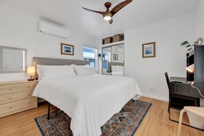 2 Schlafzimmer, Schreibtisch, laptopgeeigneter Arbeitsplatz