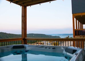 Outdoor spa tub - Cozy Lakeview Lodge - Pools, Hot Tub, & Game Room (Branson)