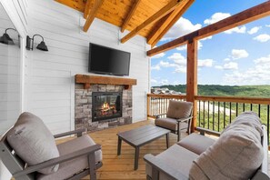 Property grounds - Cozy Lakeview Lodge - Pools, Hot Tub, & Game Room (Branson)