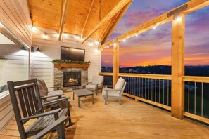 Property grounds - Cozy Lakeview Lodge - Pools, Hot Tub, & Game Room (Branson)