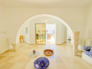 House - Tr s Charmante Villa Avec Piscine 5mn de la mer (Hammamet)