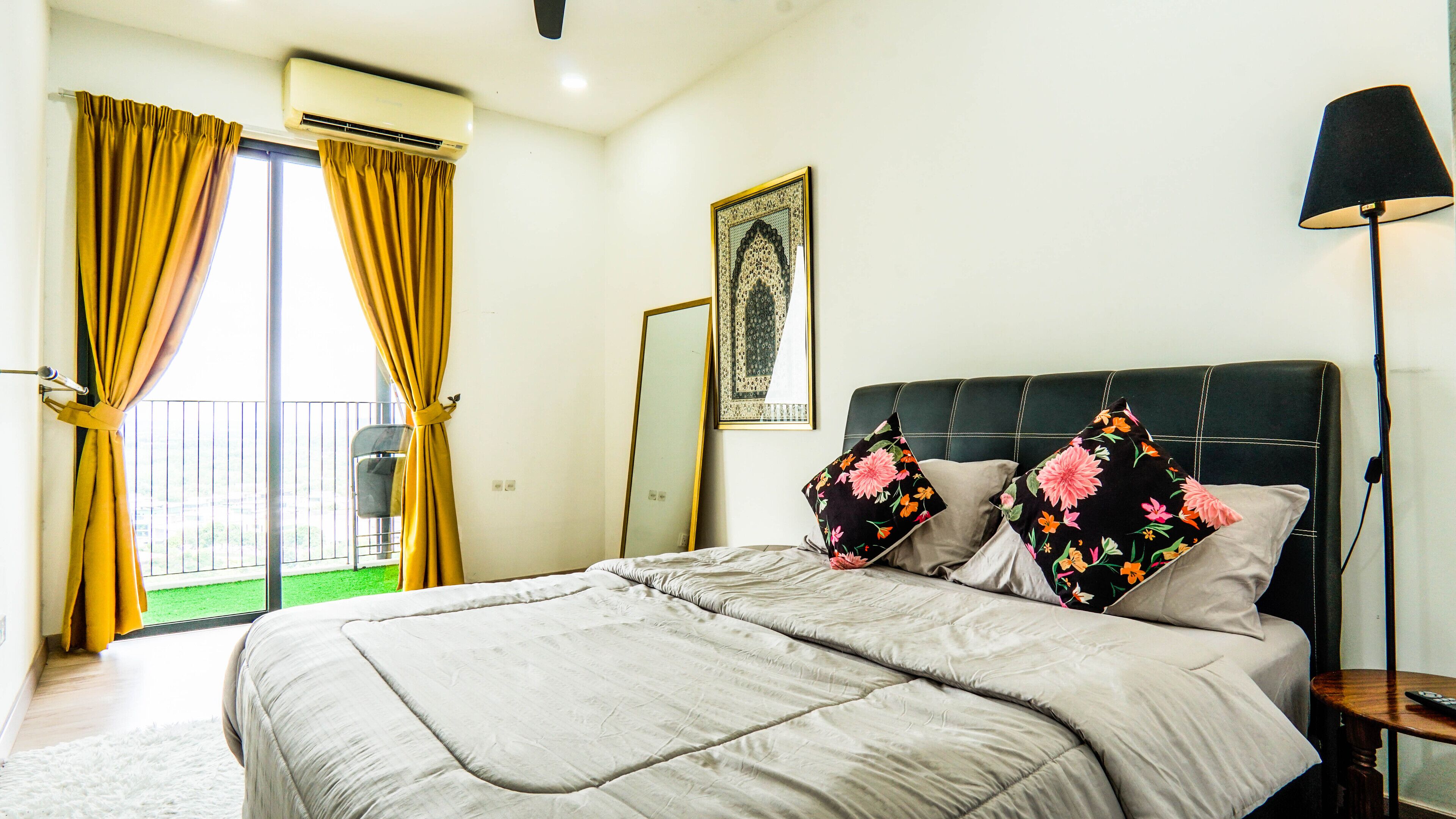 Superior Apartment | Individually decorated, individually furnished, desk, iron/ironing board