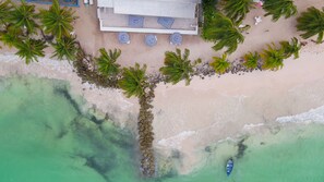 Sun loungers, beach towels - Luxe Private Pool Villa in Porters Place, Exclusive Beach Club Access, Gym & BBQ (Porters)