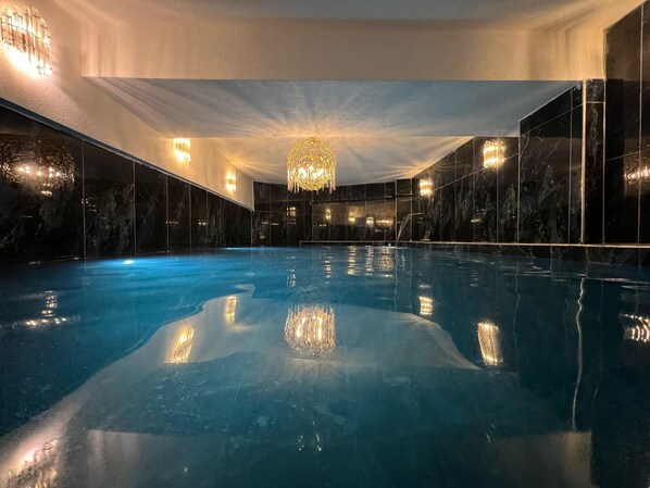 Suite Estudio Business | Piscina privada