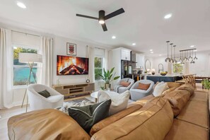 Smart TV, foosball, offices - Family FUN! Kids Playroom+Games+World Cup (Scottdale)