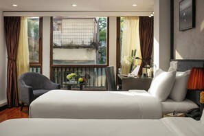 Premium bedding, pillow-top beds, minibar, in-room safe - Hanoi La Palm Premier Hotel&Spa (Hanoi)