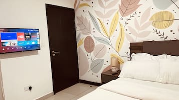2 bedrooms, desk, iron/ironing board, free WiFi