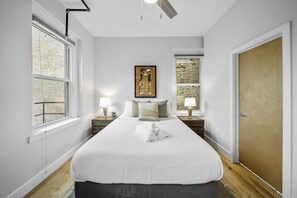 5 Schlafzimmer, Schreibtisch, Bügeleisen/Bügelbrett, kostenloses WLAN