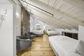 5 bedrooms, desk, iron/ironing board, free WiFi