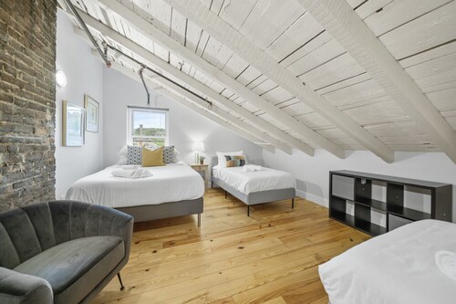 Huge Retreat| Rooftop Deck| Stay At Findlay Market