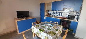 Private kitchen - Flat with Seeview, pool, terrace (Trinità d'Agultu e Vignola)