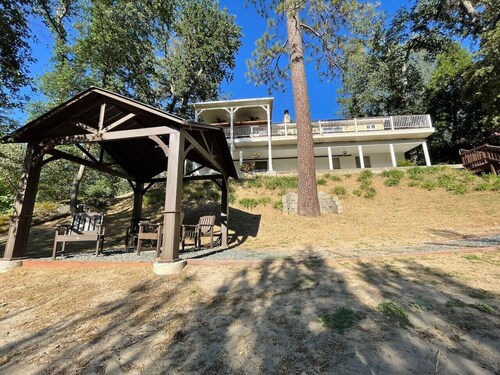 Creekside Dream - Dog Friendly/Game Room/Sleeps 12