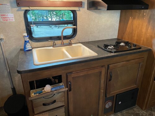 19FT RAPTOR RV... POSSIBLE DELIVERY AVAILABLE.
