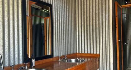 Large Wappan Bonnie Doon farmstay on Lake Eildon near Mansfield/Mt Buller. 18ppl