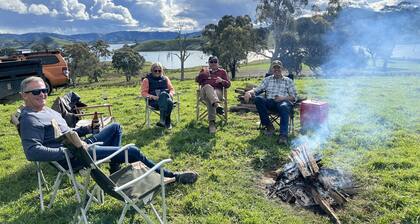 Large Bonnie Doon Accommodation farm retreat on Lake Eildon near Mansfield.