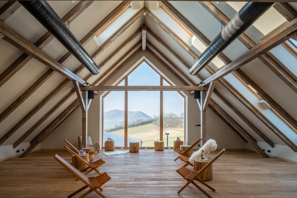 Sauna, bain Ă remous, soins corporels, enveloppements corporels