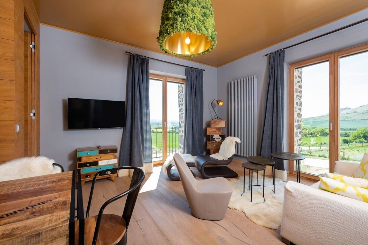 Departamento ejecutivo | Ropa de cama hipoalergénica, minibar y espacio para trabajar con laptop 