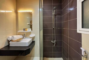 Hair dryer - Holiday Home in Dubai Marina, Sky View Studio near to Metro, Easy Beach Access. (Dubai)