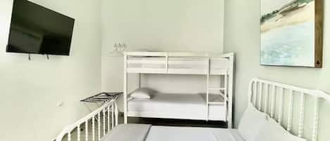 2 bedrooms, WiFi, bed sheets