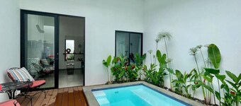 House with private pool and fully equipped BBQ