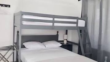 2 bedrooms, WiFi, bed sheets