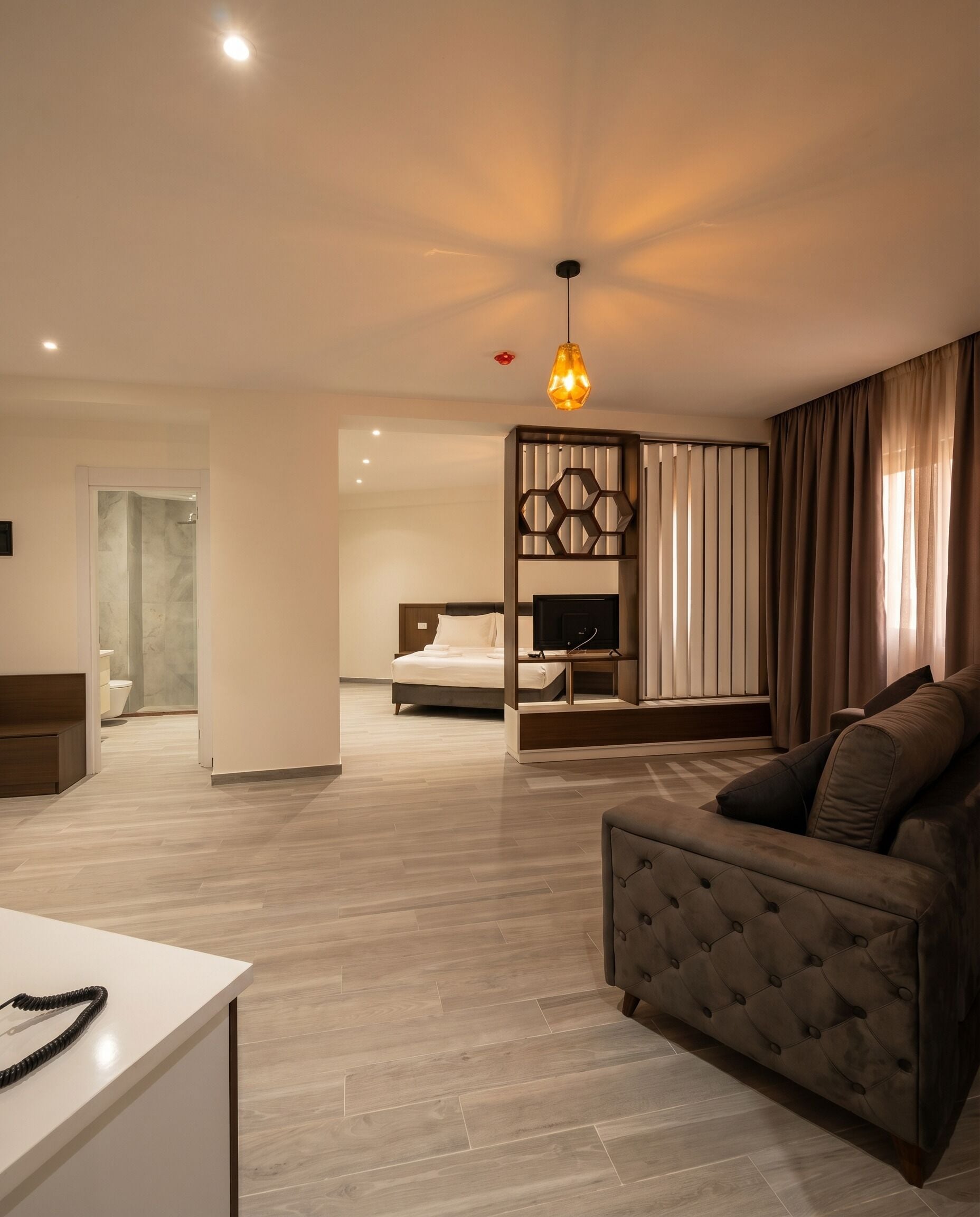 Suíte luxo | Escrivaninha, espaço de trabalho para notebook, Wi-Fi de cortesia