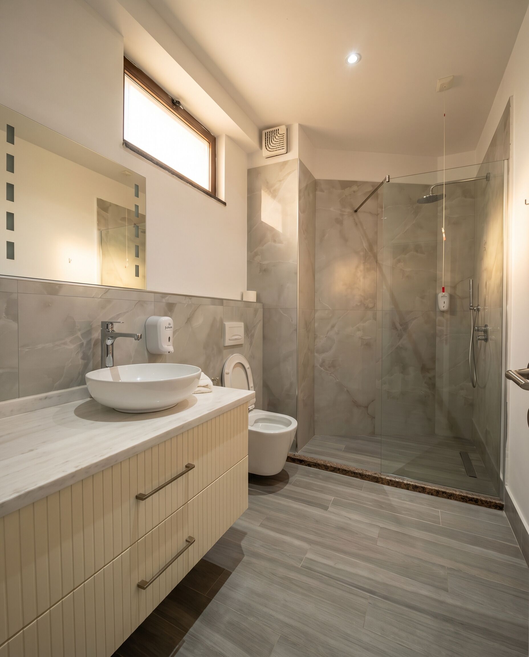 Ducha y cabezal de ducha con hidromasaje