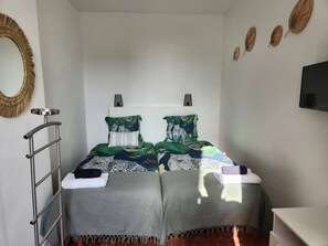 2 sovrum, strykjÀrn/strykbrÀda, wi-fi och sÀngklÀder
