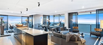 Three-Bedroom Deluxe Renovated Sky High Penthouse