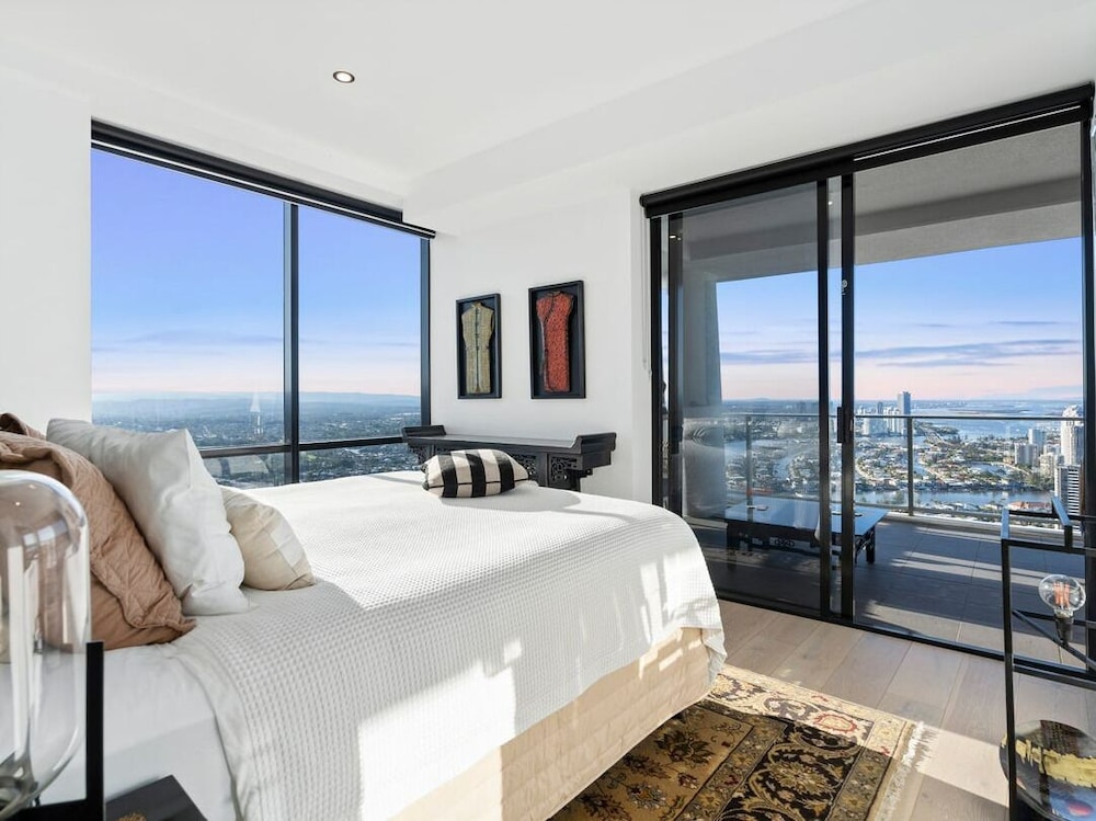 View of Three-Bedroom Deluxe Renovated Sky High Penthouse - Gold Coast | Vrbo