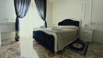 Royal Room, 1 Double Bed, Terrace, Valley View | Bathroom | Free toiletries, hair dryer, towels, soap
