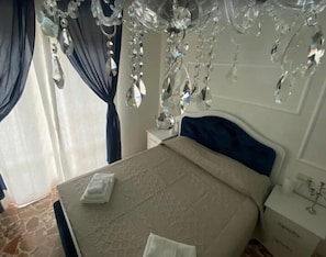 Royal Room, 1 Double Bed, Terrace, Valley View | Bathroom | Free toiletries, hair dryer, towels, soap - Il Castello di Venere (Rota d'Imagna)