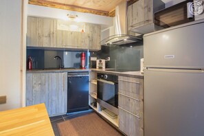 Fridge, microwave, oven, stovetop - LE Falyoucher - Peisey-nancroix (PEISEY-NANCROIX)
