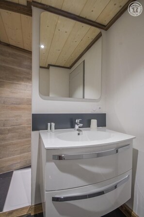 Shower, hair dryer - LE Falyoucher - Peisey-nancroix (PEISEY-NANCROIX)