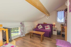 電視、DVD 播放機、音響