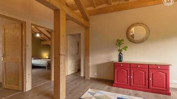 4 chambres, fer et planche à repasser, lit parapluie, Wi-Fi gratuit