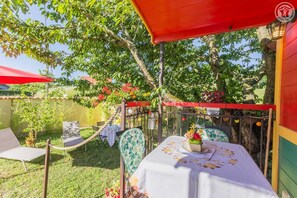 Outdoor dining - Praline - Saint-genix-les-villages (SAINT-GENIX-LES-VILLAGES)