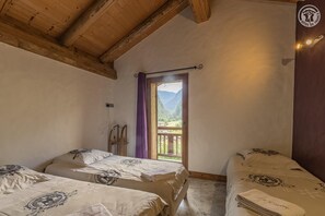 4 bedrooms, iron/ironing board, travel crib, free WiFi