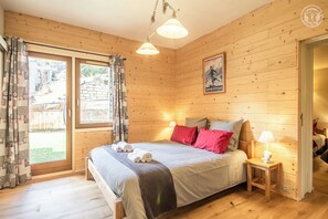 4 Schlafzimmer, Bügeleisen/Bügelbrett, Reisekinderbett, kostenloses WLAN