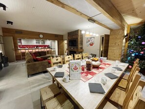 Dining - Chalet Canvolan - LE Karibou (TIGNES)