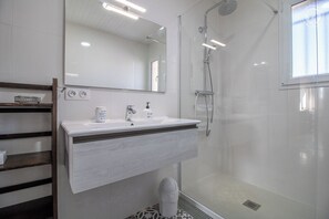 Shower, hair dryer, towels - Gaia - Grignon - Gîte (GRIGNON)