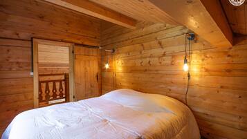 4 slaapkamers, een strijkplank/strijkijzer, gratis wifi, beddengoed