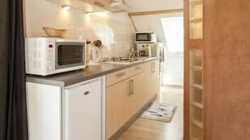 Refrigerador, horno, parrilla de estufa y lavavajillas