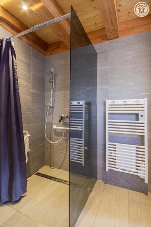 Shower, hair dryer - LES Herens - LA Toussuire-fontcouverte (LA TOUSSUIRE FONTCOUVERTE)
