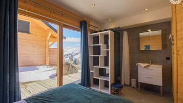 7 slaapkamers, een strijkplank/strijkijzer, reisbedje, gratis wifi