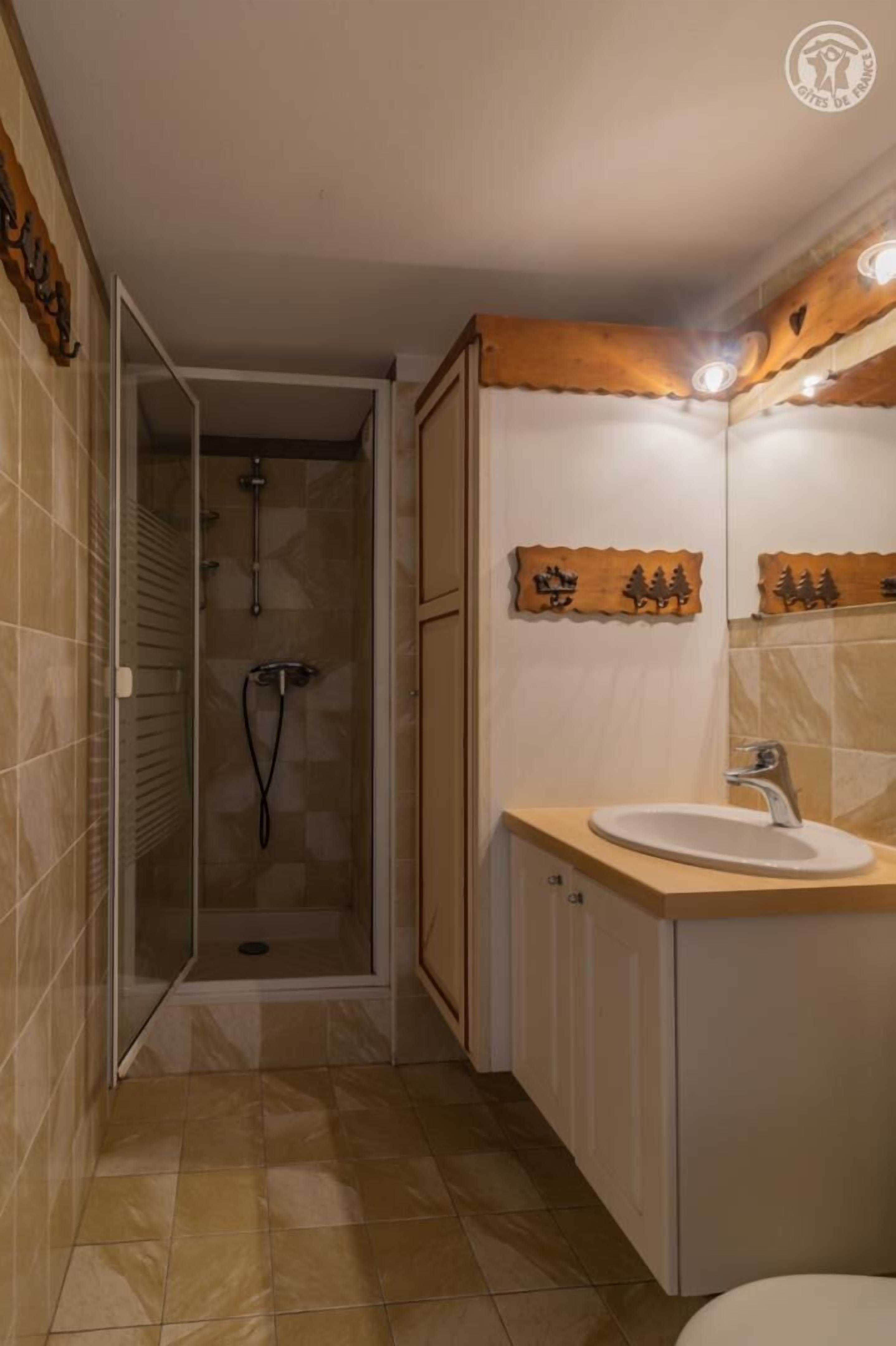 Bathtub, hair dryer