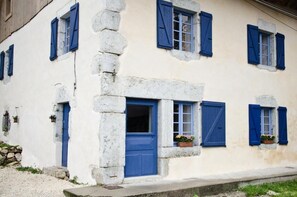 Exterior detail - Ferme DE LA Bottiere - LE Margeriaz (AILLON-LE-VIEUX)