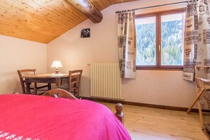 3 chambres, fer et planche à repasser, lit parapluie, Wi-Fi gratuit