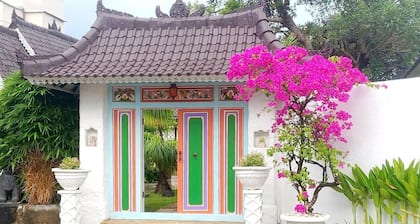 This 3-star hotel offers room service and a concierge service.