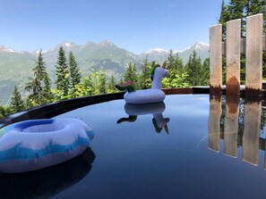 Een verwarmd zwembad